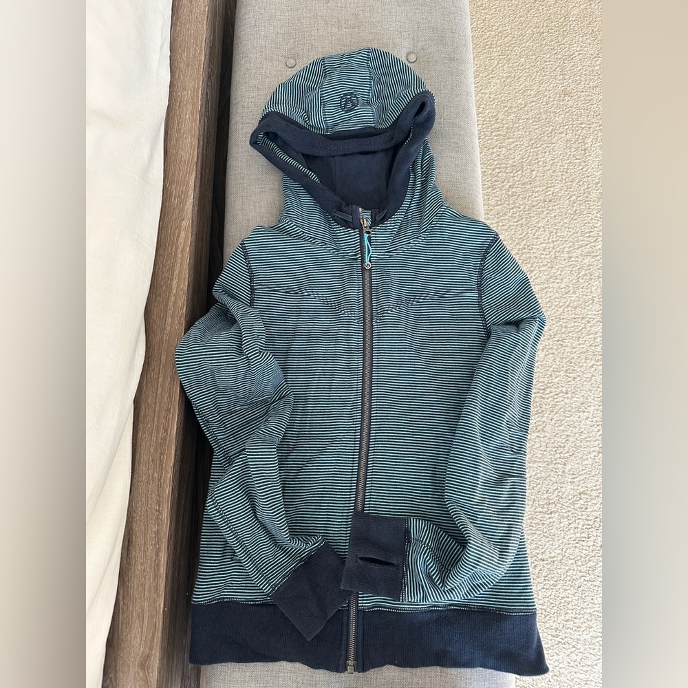 Lululemon jacket size 8